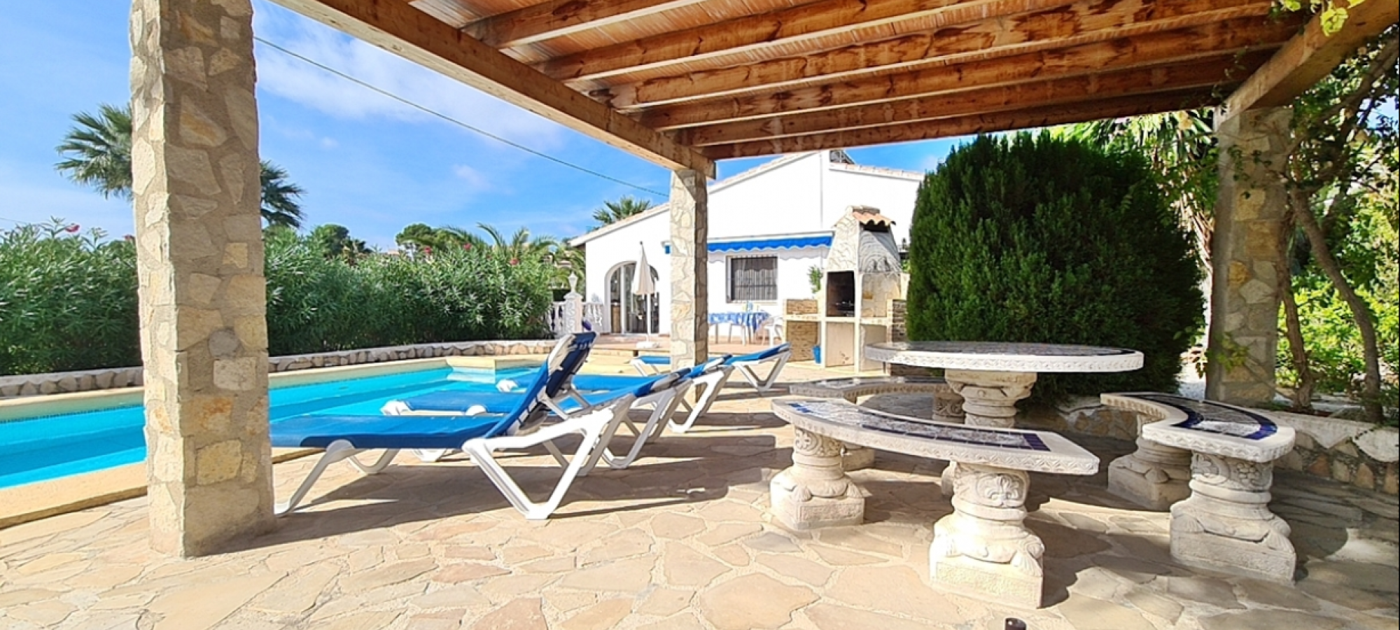 Villa for sale in San Jaime Moraira on a flat Plot