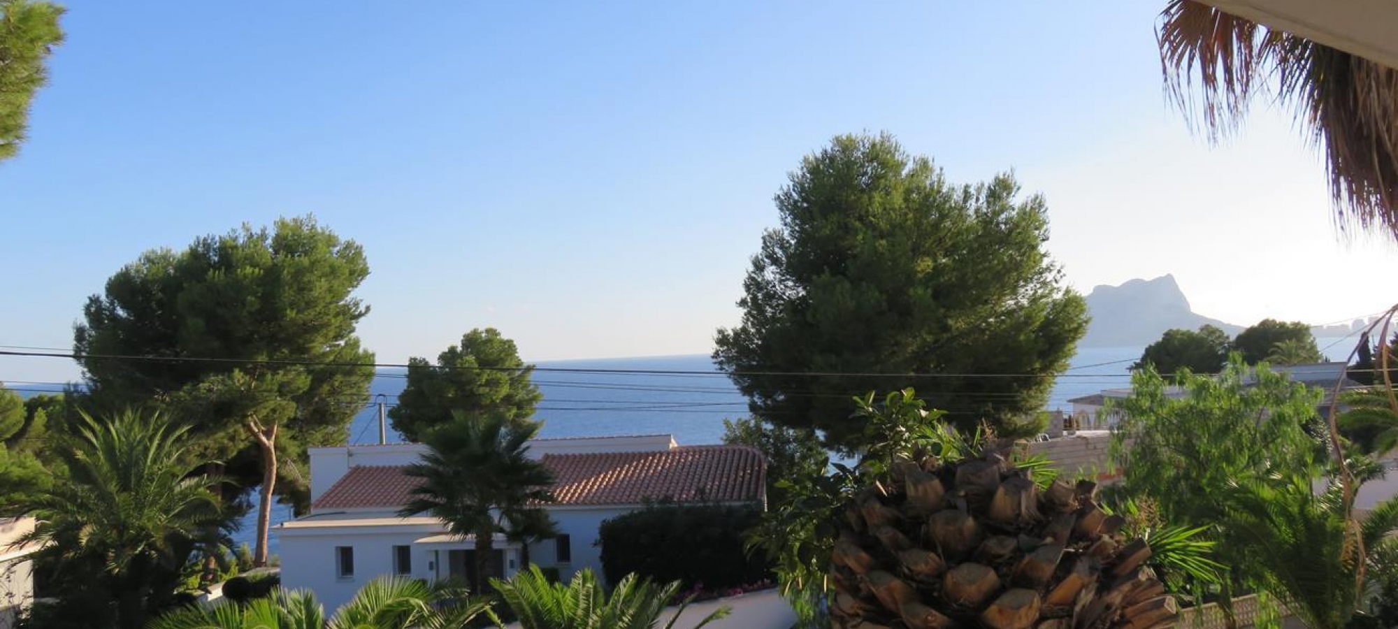 Villa located 2nd line to the sea with great views