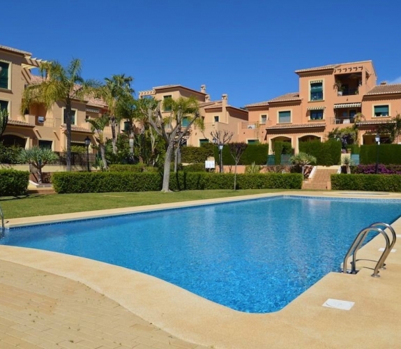 JAVEA PORT >> APARTMENT with 2 bedrooms and communal pool and gardens