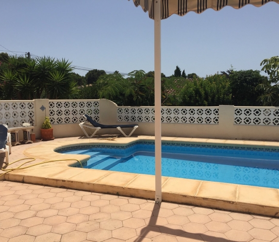 Villa recently reduced, within walking distance to town and beaches.