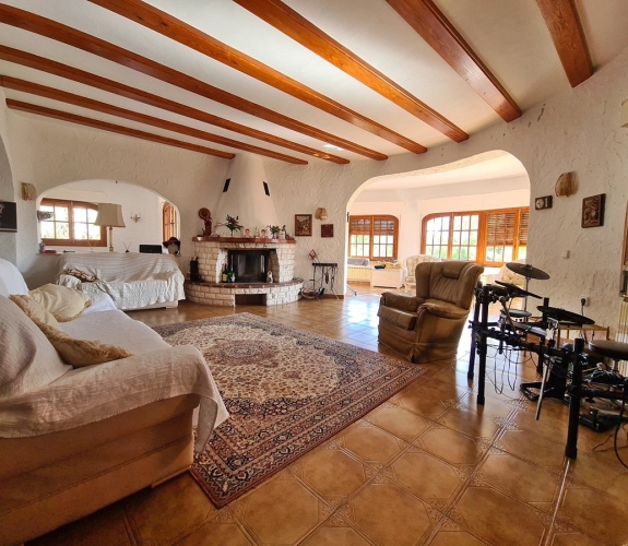 SAN JAIME - Luxury 4 bedroom villa at bargain price with sea views and close to Golf club