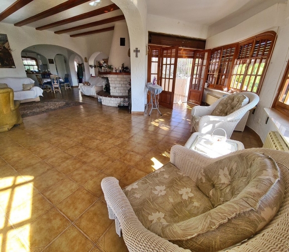 SAN JAIME - Luxury 4 bedroom villa at bargain price with sea views and close to Golf club