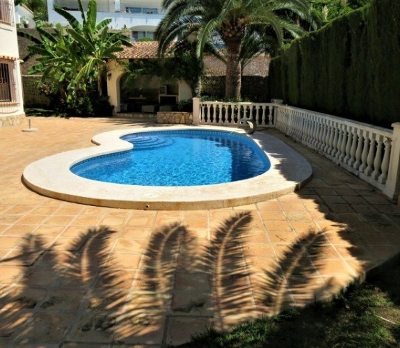 MORAIRA >> PLA DEL MAR - Traditional style villa walking distance to town and beaches.