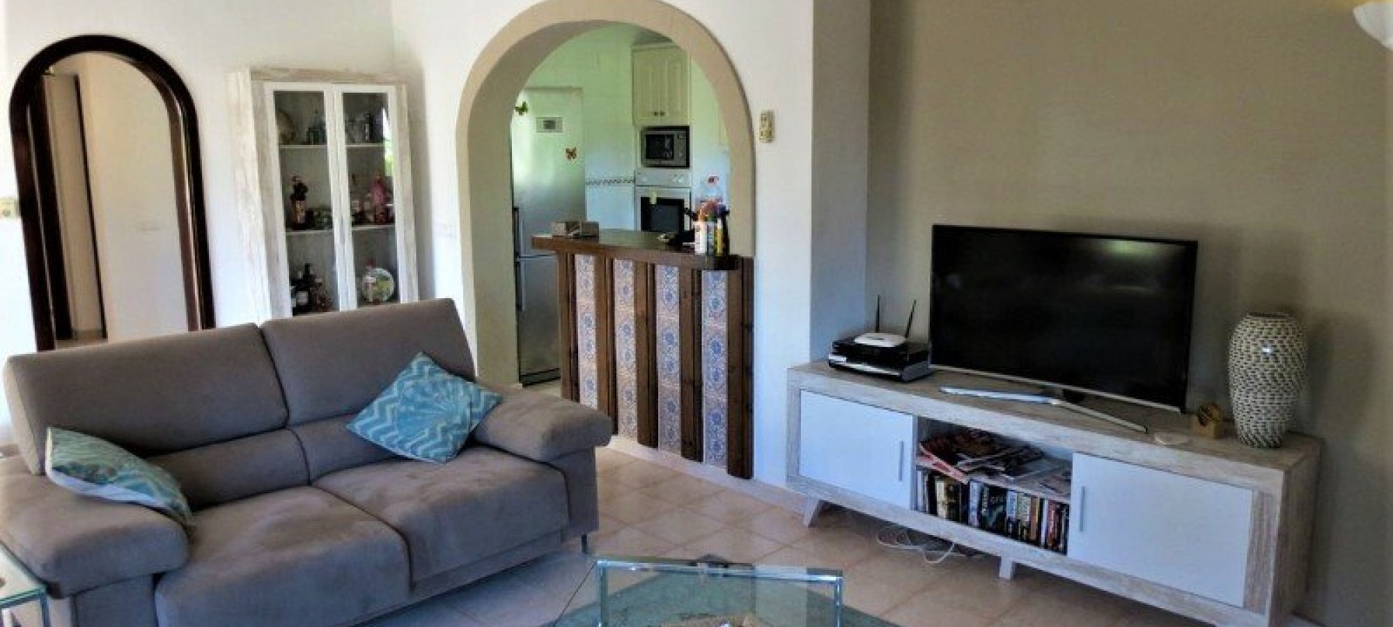 MORAIRA >> PLA DEL MAR - Traditional style villa walking distance to town and beaches.