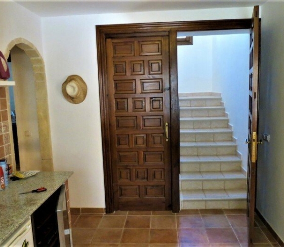 MORAIRA >> PLA DEL MAR - Traditional style villa walking distance to town and beaches.