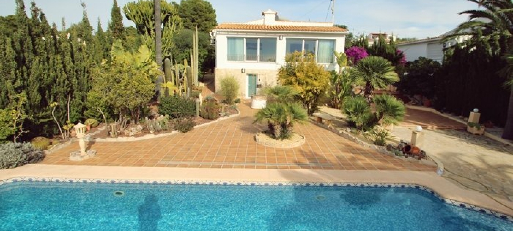 COSTA BLANCA >> MORAIRA >> SAN JAIME - 4 bedroom villa with sea views and close to services.