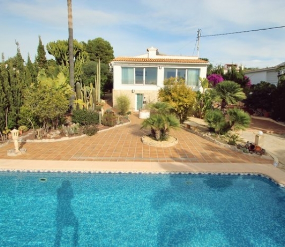 COSTA BLANCA >> MORAIRA >> SAN JAIME - 4 bedroom villa with sea views and close to servi...