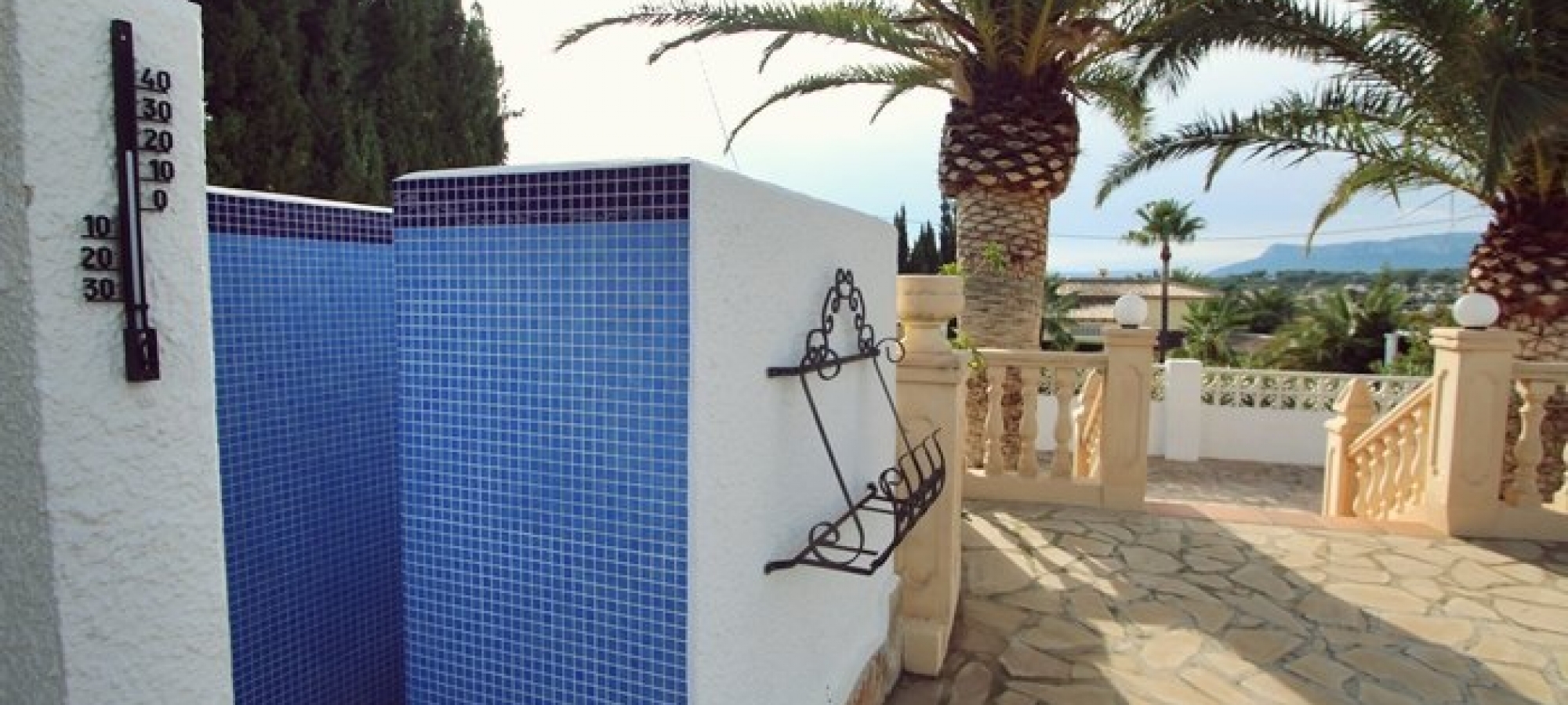 COSTA BLANCA >> MORAIRA >> SAN JAIME - 4 bedroom villa with sea views and close to services.