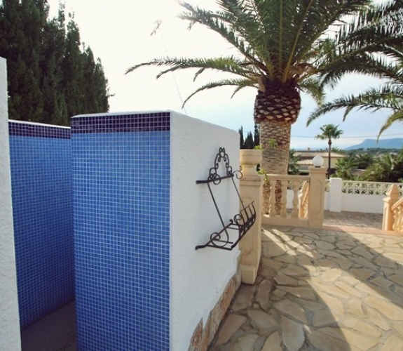 COSTA BLANCA >> MORAIRA >> SAN JAIME - 4 bedroom villa with sea views and close to servi...