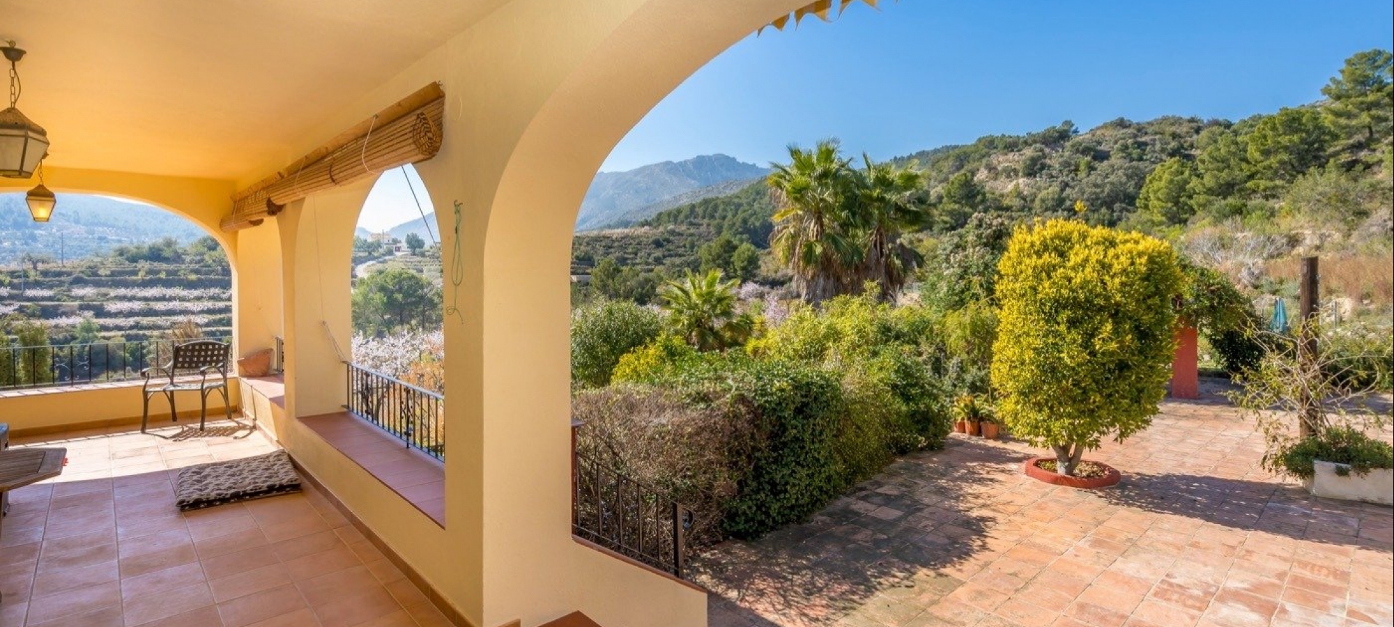 FINCA on a quiet area with panoramic views