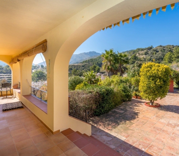 FINCA on a quiet area with panoramic views