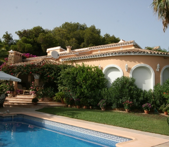 MORAIRA >> PLA DEL MAR >> Villa with accommodation all on one floor, close to town and b...