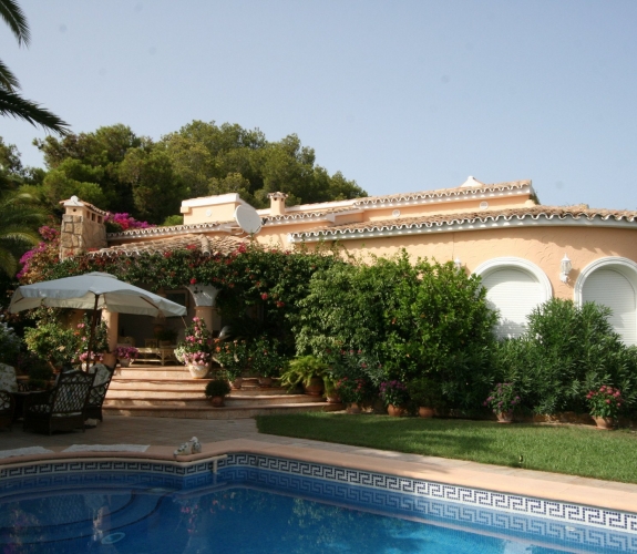 MORAIRA >> PLA DEL MAR >> Villa with accommodation all on one floor, close to town and b...