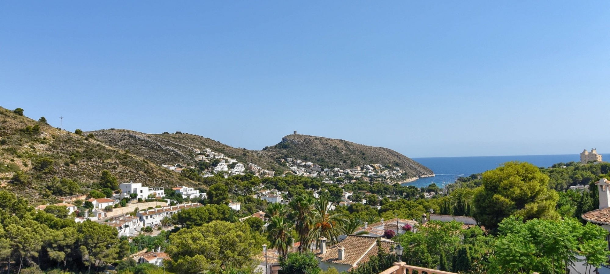 MORAIRA >> EL PORTET - 5 værelses villa med panoramaudsigt over havet