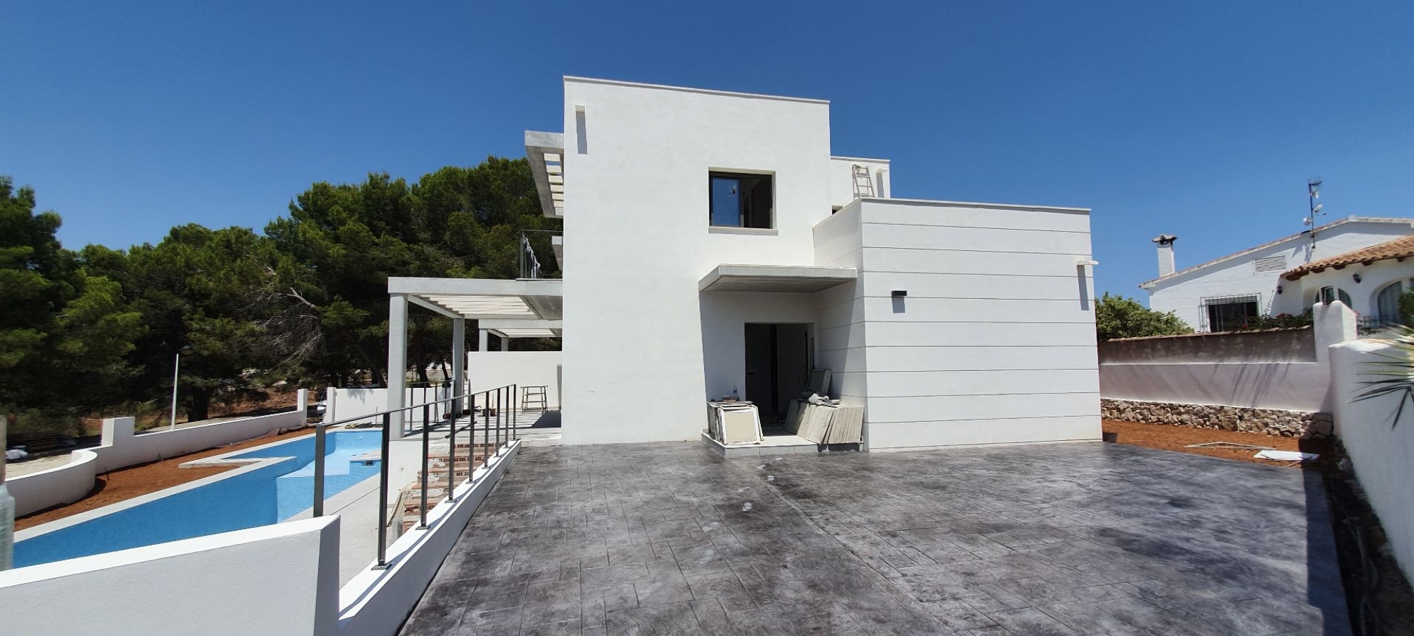 MORAIRA >> NYBYGGET - Rækkehus i moderne stil