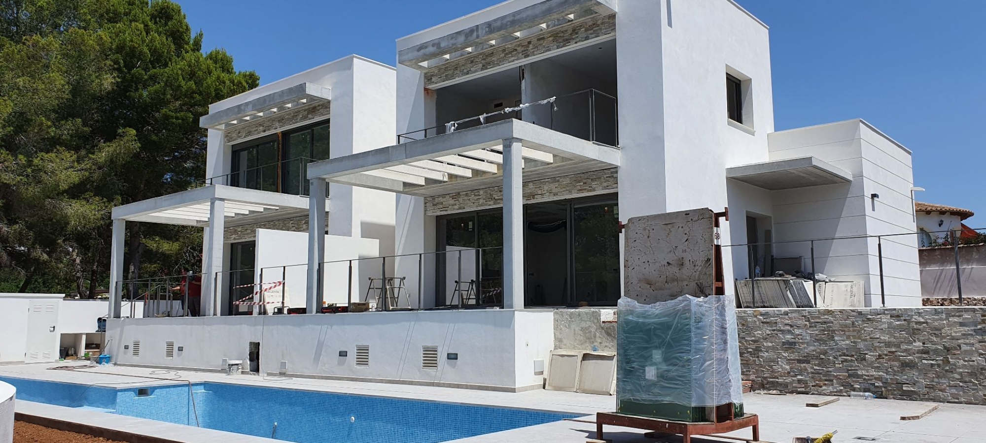 MORAIRA >> NYBYGGET - Rækkehus i moderne stil