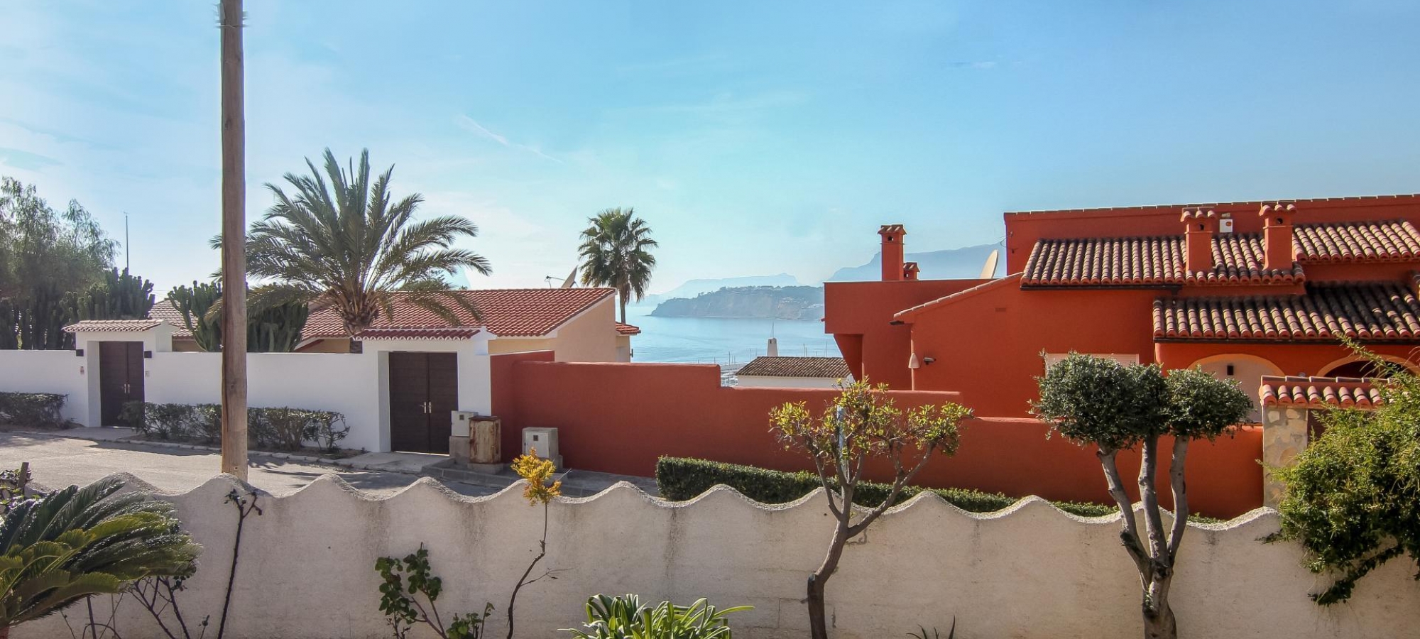 MORAIRA >> PLA DEL MAR >> Villa with 3 bedrooms and sea views