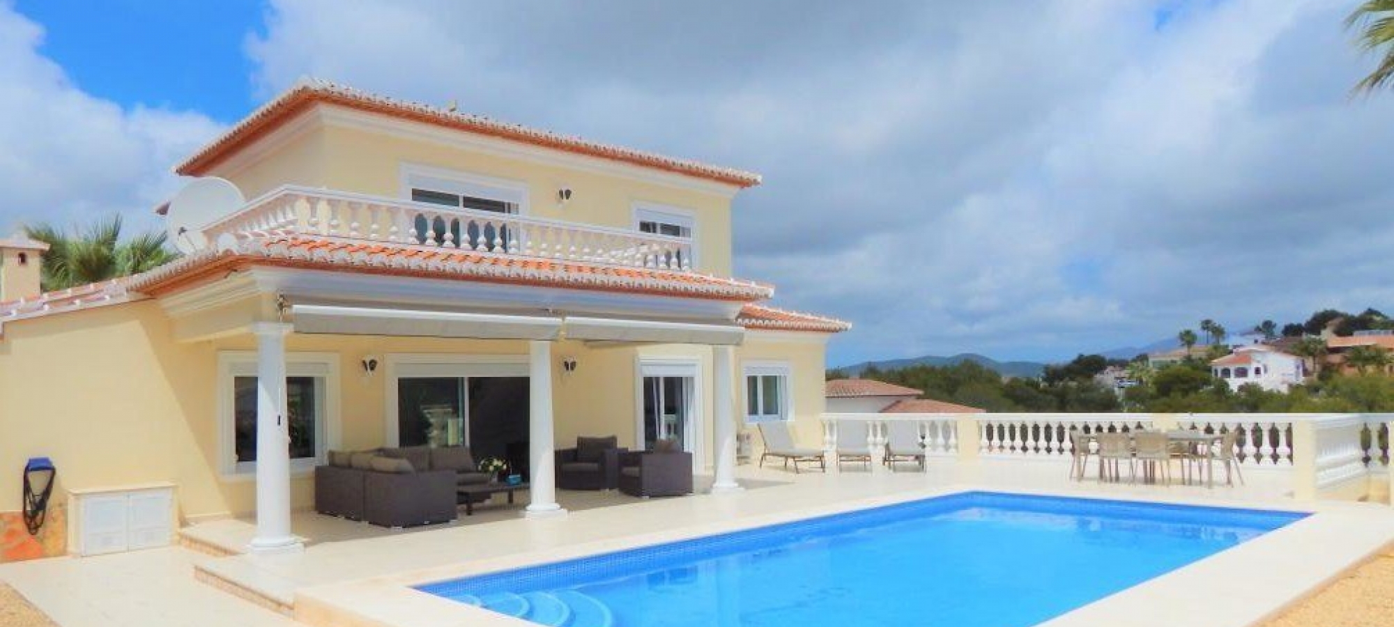 COSTA BLANCA >> MORAIRA >> EL PORTET > A luxury 4 bedroom Villa with pool and panoramic sea views.