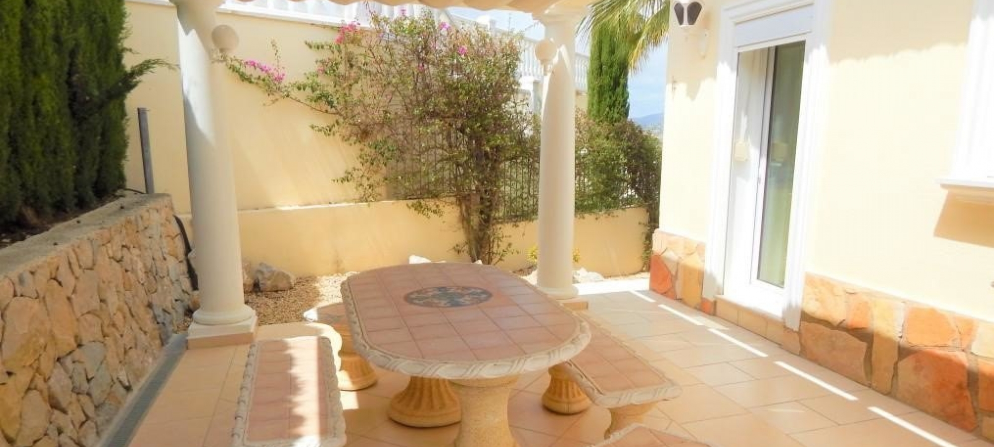 COSTA BLANCA >> MORAIRA >> EL PORTET > A luxury 4 bedroom Villa with pool and panoramic sea views.