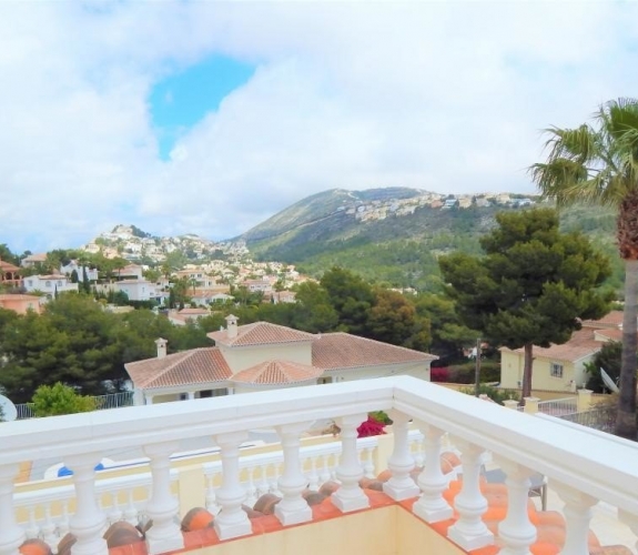 COSTA BLANCA >> MORAIRA >> EL PORTET > A luxury 4 bedroom Villa with pool and panoram...