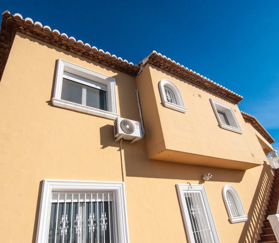 COSTA BLANCA >> MORAIRA >> VERDE PINO - luksuriøs 4 værelse villa i middelhavsstil med f...