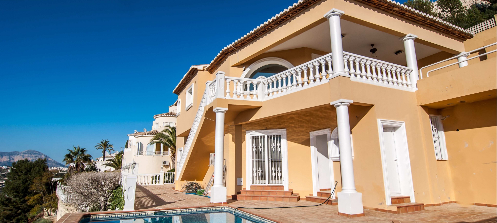 COSTA BLANCA >> MORAIRA >> VERDE PINO - luksuriøs 4 værelse villa i middelhavsstil med fantastisk havudsigt