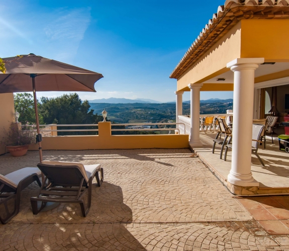 COSTA BLANCA >> MORAIRA >> VERDE PINO - luksuriøs 4 værelse villa i middelhavsstil med f...