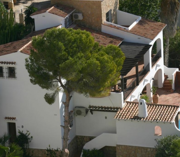 COSTA BLANCA >> MORAIRA >> EL PORTET> VILLA sydvest vendt med 3 soveværelser, pool og...