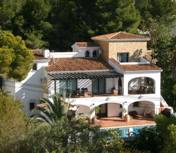 COSTA BLANCA >> MORAIRA >> EL PORTET> VILLA sydvest vendt med 3 soveværelser, pool og...