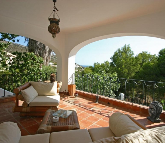 COSTA BLANCA >> MORAIRA >> EL PORTET> VILLA sydvest vendt med 3 soveværelser, pool og...