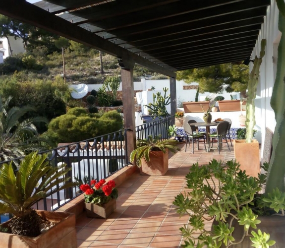 COSTA BLANCA >> MORAIRA >> EL PORTET> VILLA sydvest vendt med 3 soveværelser, pool og...