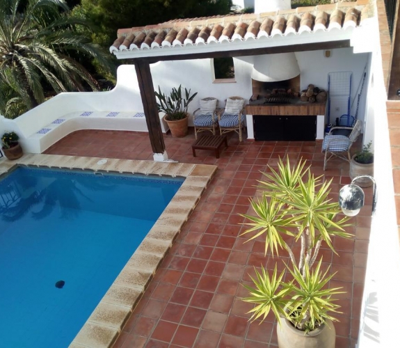 COSTA BLANCA >> MORAIRA >> EL PORTET> VILLA sydvest vendt med 3 soveværelser, pool og...