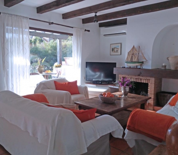 COSTA BLANCA >> MORAIRA >> EL PORTET> VILLA sydvest vendt med 3 soveværelser, pool og...