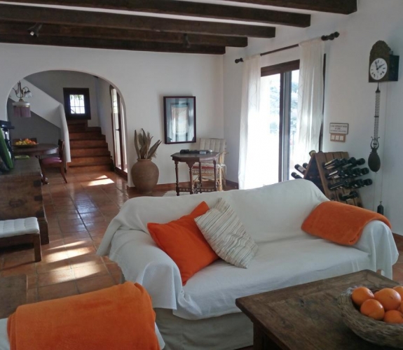 COSTA BLANCA >> MORAIRA >> EL PORTET> VILLA sydvest vendt med 3 soveværelser, pool og...