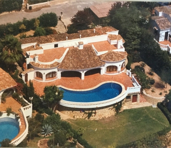 MORAIRA >> SOL PARK >> Large villa with panoramic sea views and walking distance to amen...