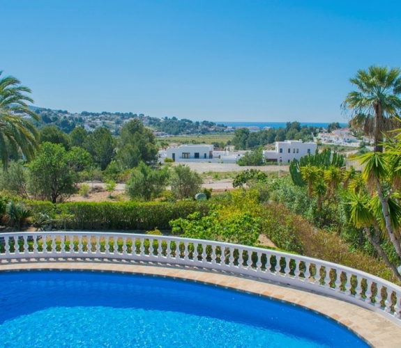 MORAIRA >> SOL PARK >> Large villa with panoramic sea views and walking distance to amen...