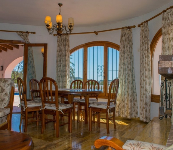 MORAIRA >> SOL PARK >> Large villa with panoramic sea views and walking distance to amen...