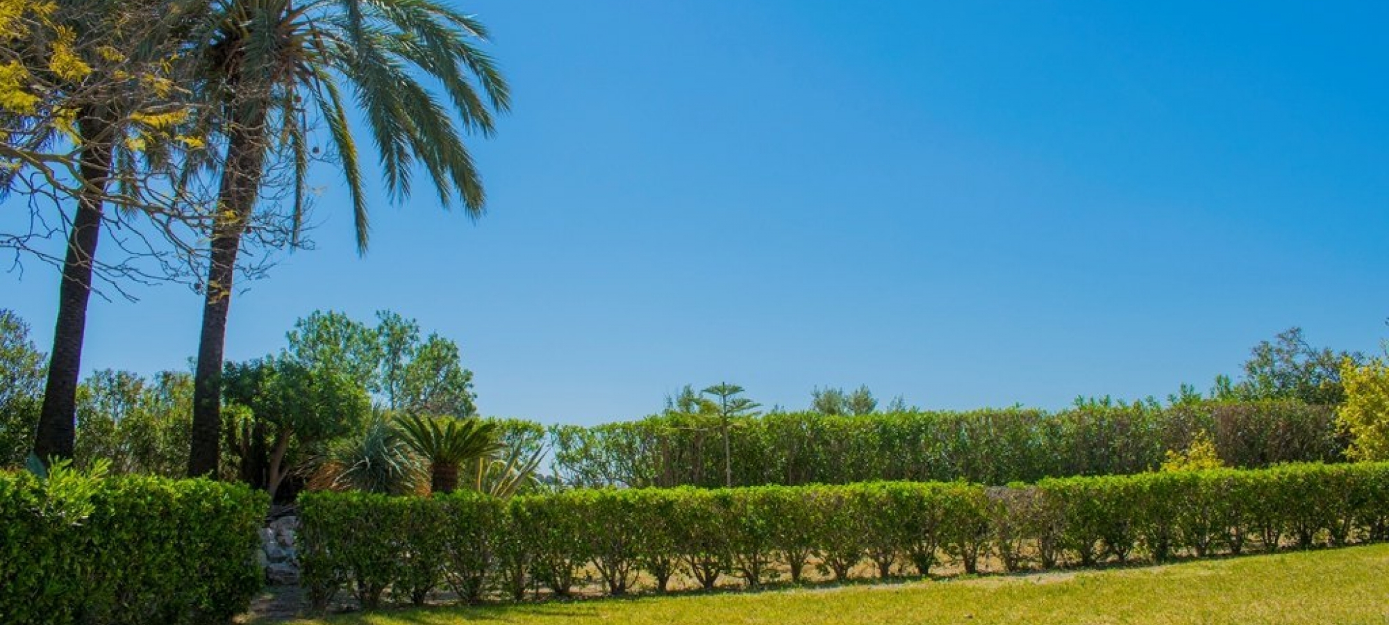 MORAIRA >> SOL PARK >> Stor villa med panoramaudsigt over havet og gåafstand til faciliteter.