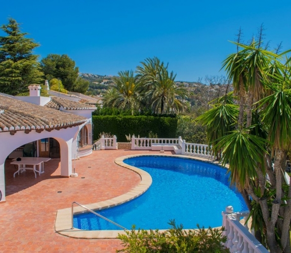 MORAIRA >> SOL PARK >> Large villa with panoramic sea views and walking distance to amen...