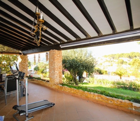 MORAIRA > PLA DEL MAR > PROPERTY - Bargain villa walking distance to Beach & Town