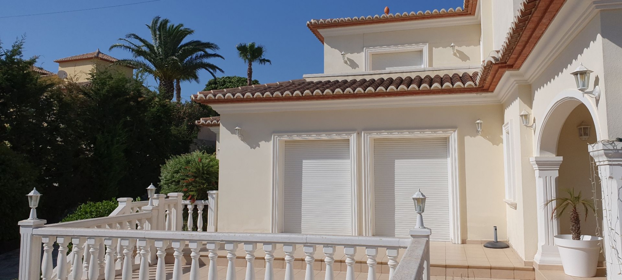 JAVEA >> TESORO PARK> VILLA med 5 soveværelser nær golfklub 1148 m2 grund