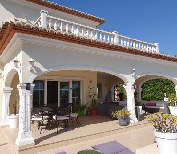 JAVEA >> TESORO PARK> VILLA med 5 soveværelser nær golfklub 1148 m2 grund