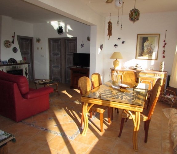 BENISSA >> LA FUSTERA >> BARGAIN VILLA with sea views