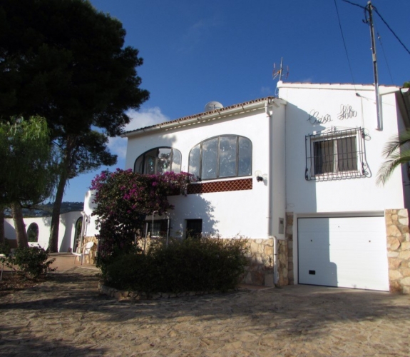 BENISSA >> LA FUSTERA >> BARGAIN VILLA with sea views