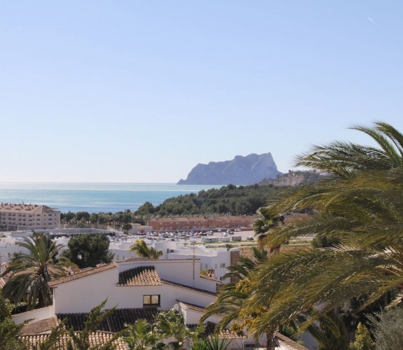 MORAIRA> PLA DEL MAR> EJENDOM - Et stort hus i gåafstand til by og strande.