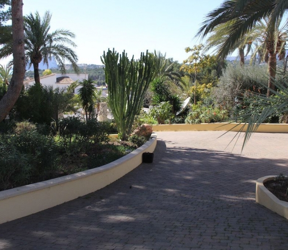 MORAIRA > PLA DEL MAR > PROPERTY - A large house walking distance to town and beaches.