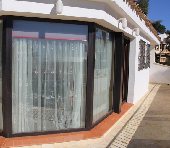 MORAIRA > PLA DEL MAR > PROPERTY - A large house walking distance to town and beaches.