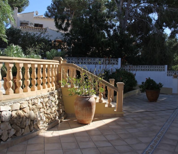 MORAIRA > PLA DEL MAR > PROPERTY - A large house walking distance to town and beaches.