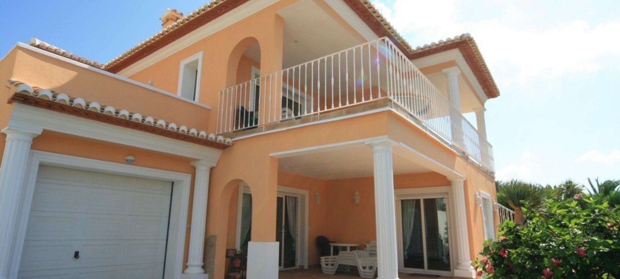 Pinar del Advocat, Moraira, Costa Blanca, med gæstelejlighed. 300m2 bygget i 2001