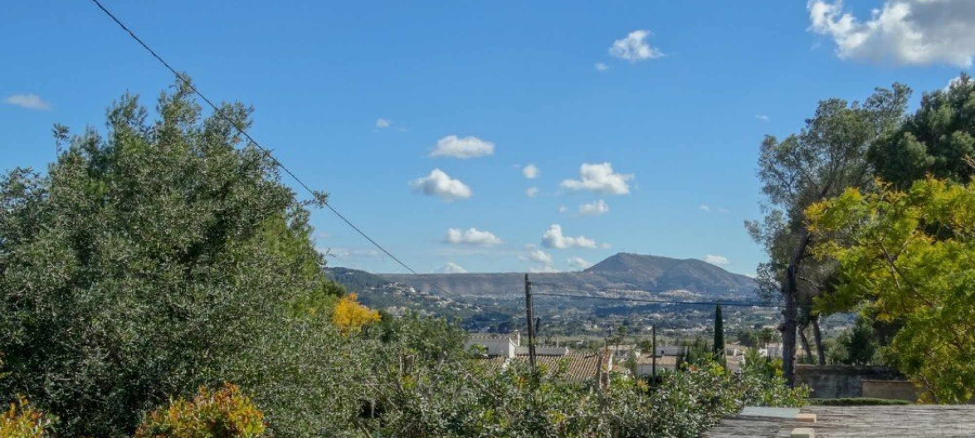 JAVEA >> MONTGO> Med panoramaudsigt og en etage.